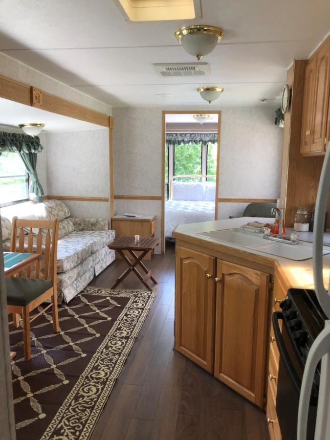 فندق Garden Bay Hideaway - Glamping & Rv المظهر الخارجي الصورة